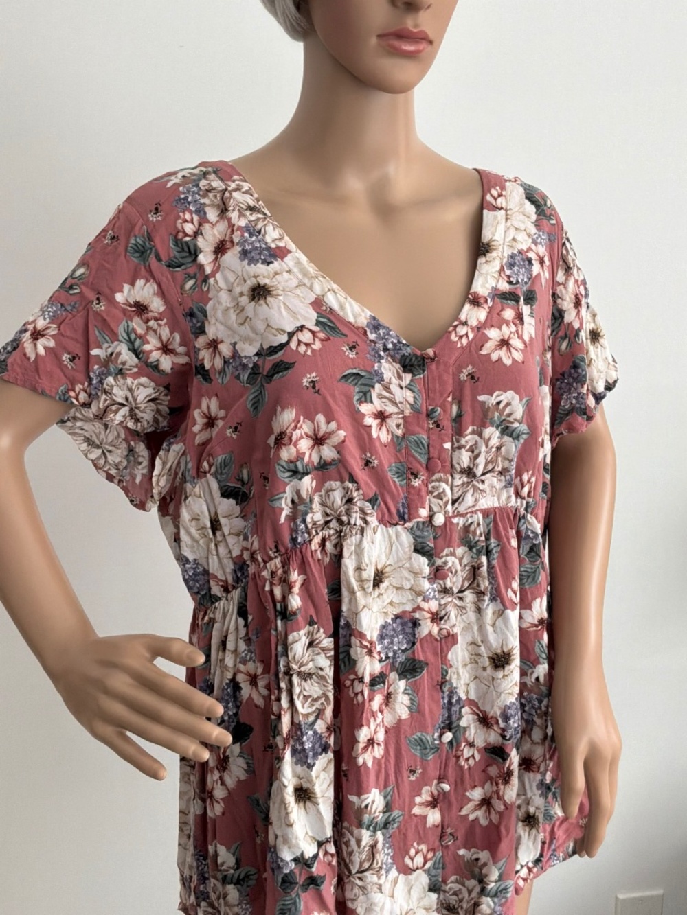 Torrid Floral Babydoll Tunic Top Mauve Pink V-Neck Button Front Size 0 / Large